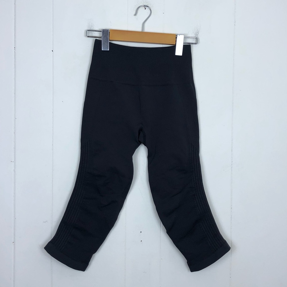 Lululemon In The Flow Crop II Compression Capris